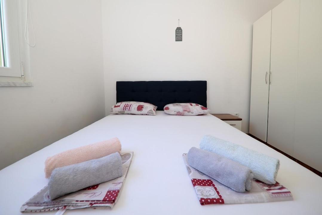 Apartments Kate 穆泰尔岛 外观 照片