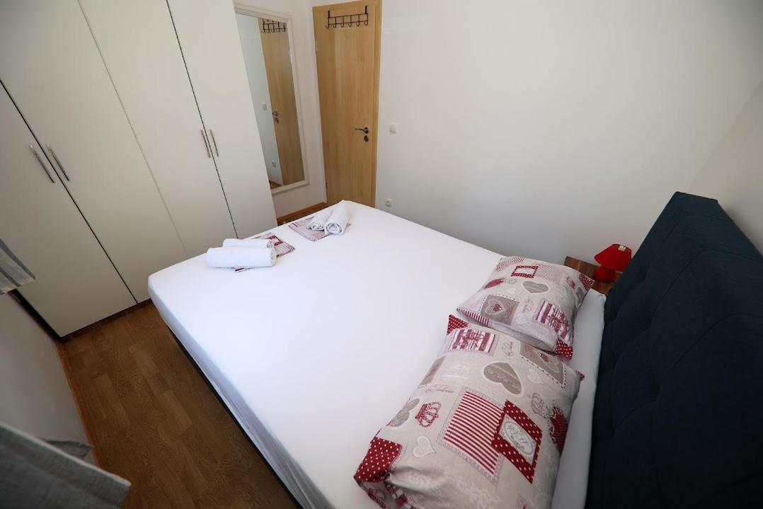 Apartments Kate 穆泰尔岛 外观 照片